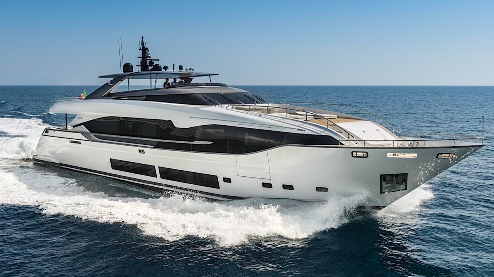 Yacht 1