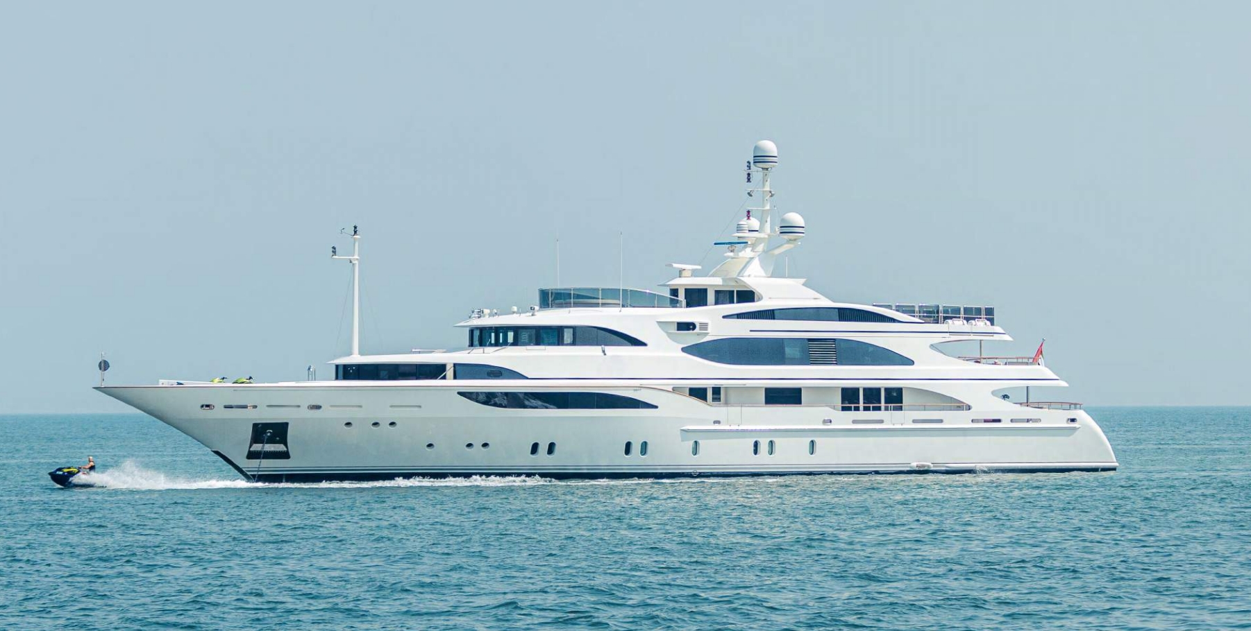 Mega Yacht 1